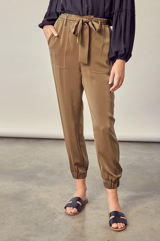 ON TREND SATIN PANTS WITH BELT